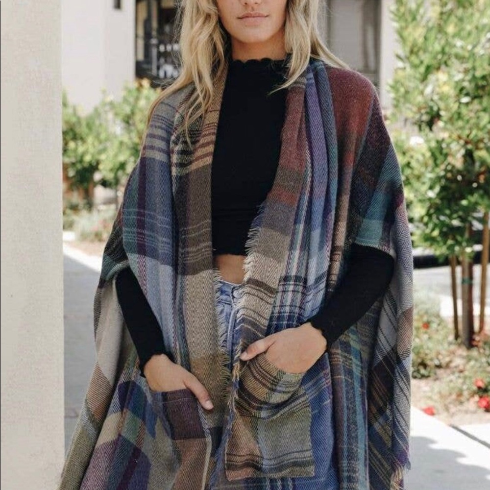 NWT Multicolor Plaid Pocket Ruana Shawl One Size